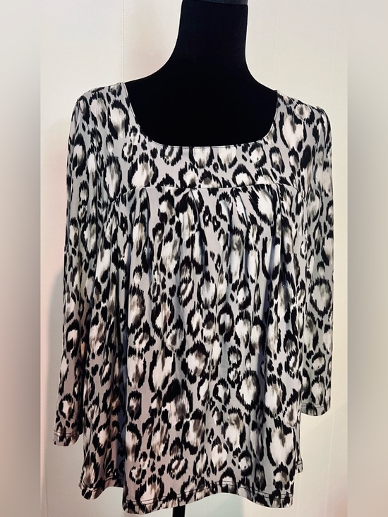 Rafaella Tops - Rafaella Women’s blouse Black & White Leopard Print Square Neck. Size Large.